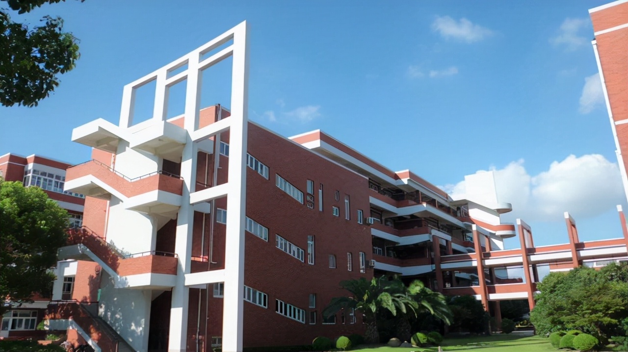 没人告诉你上海交通大学是一座非常美丽的校园吗？