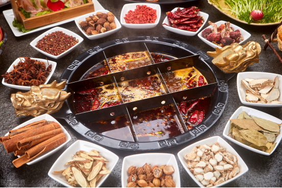 爱吃火锅的要留意，火锅丸子到底是什么做的？看完偷偷放下了筷子