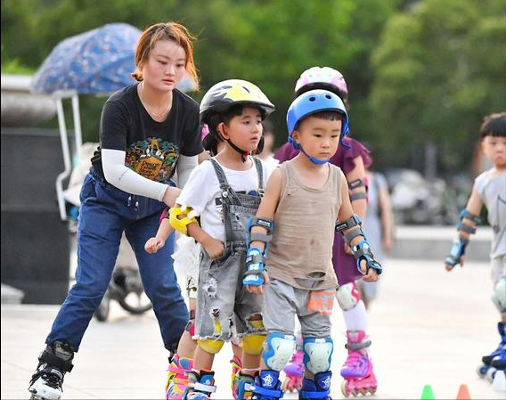 河南当地通知！大中小学将迎来“最长假期”，学生发愁家长欢喜