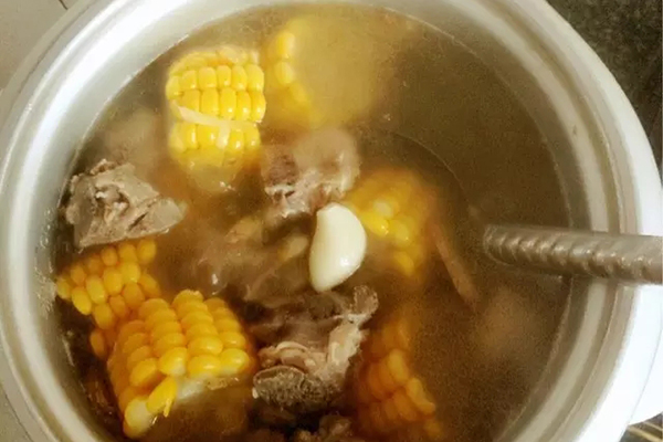 湯是“垃圾食品”還是養生佳品，經常喝老火靚湯對身體是好是壞？