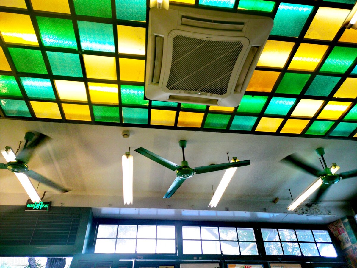 这座粤里粤气的广西小城，说粤语、吃粤菜、听粤剧，一身广东味道