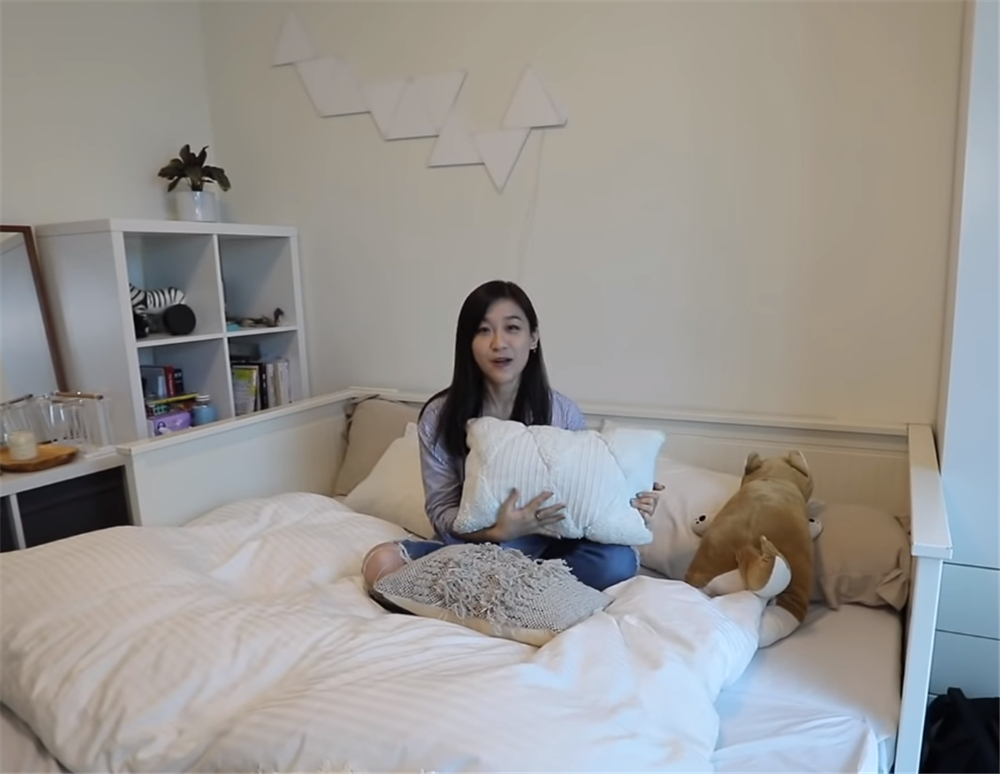 一对香港26岁小夫妻，住进19㎡双阳台“纳米楼”，蜗居真的太逼仄