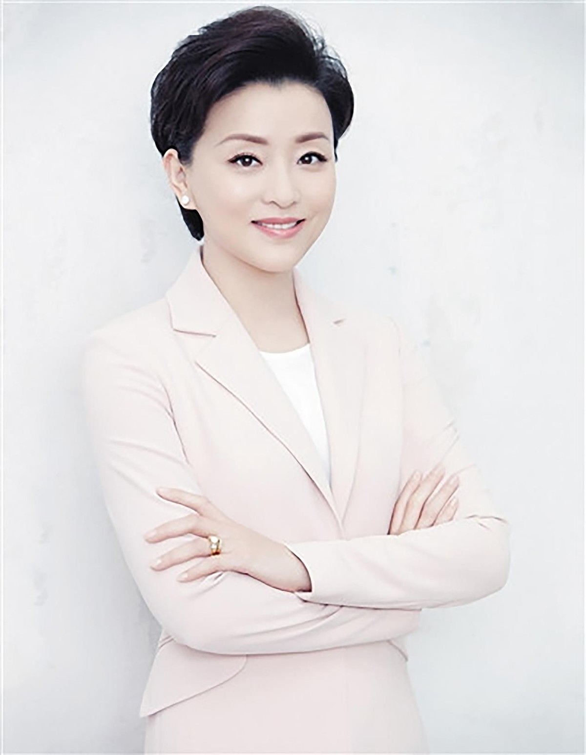 春晚十大美女主持，有的成为冻龄女神，有的结局让人唏嘘