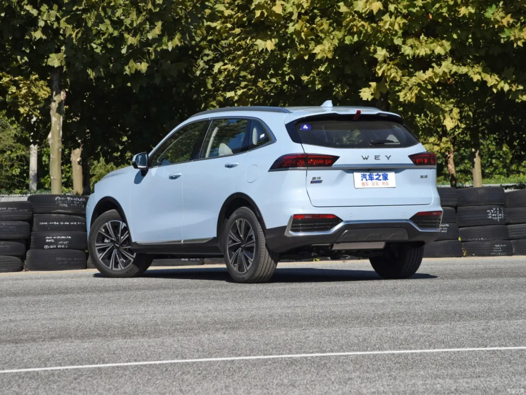 拿铁DHT:15.98万起售的SUV!油耗4.9L/100km!配置表现够越级