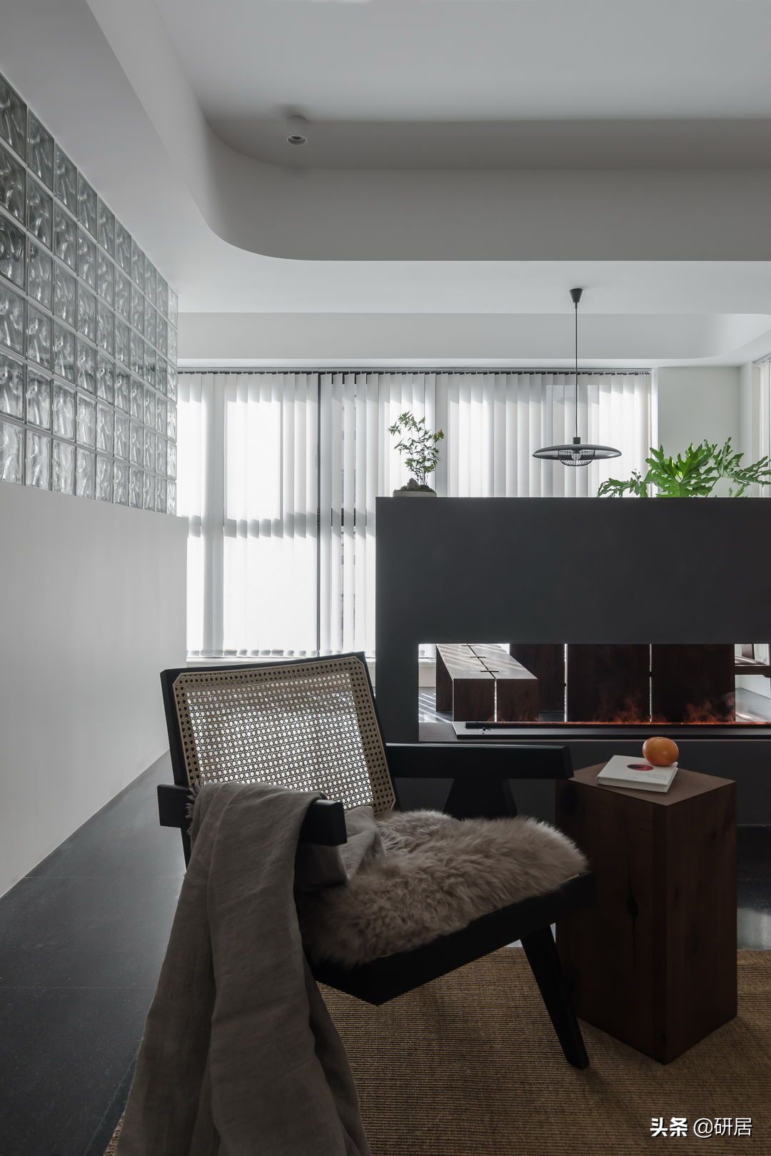 70后大叔的新家，不要门框和踢脚线，全屋化繁为简，氛围清净自然