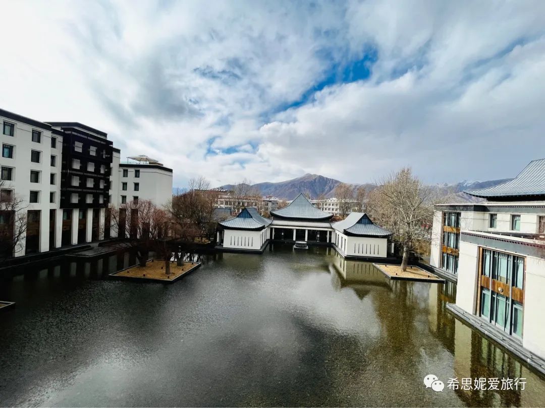 住进世界上最高的一家瑞吉度假村，在离天空最近的地方做一个梦