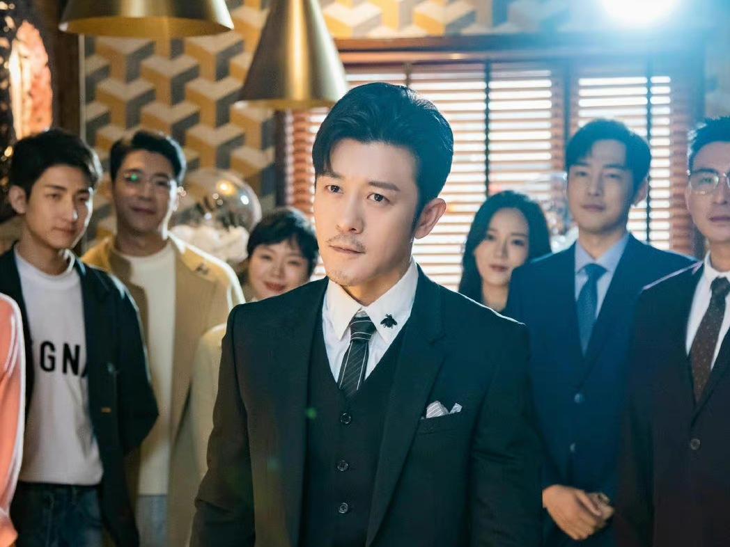 年轻时“平平无奇”，中年后魅力大增，这4位男演员越老越吃香