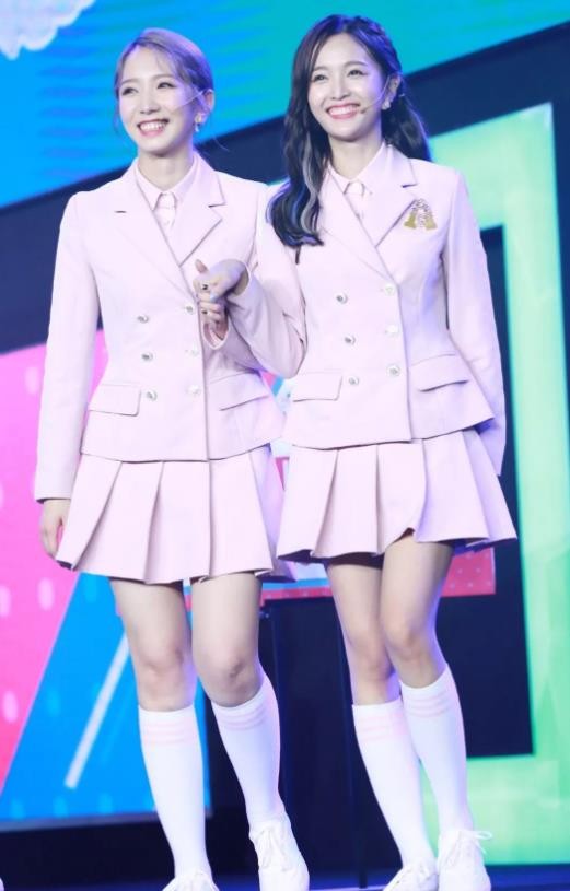 中传毕业科班出身，靠选秀搭档杨超越出道，后转行演戏屡遭吐槽