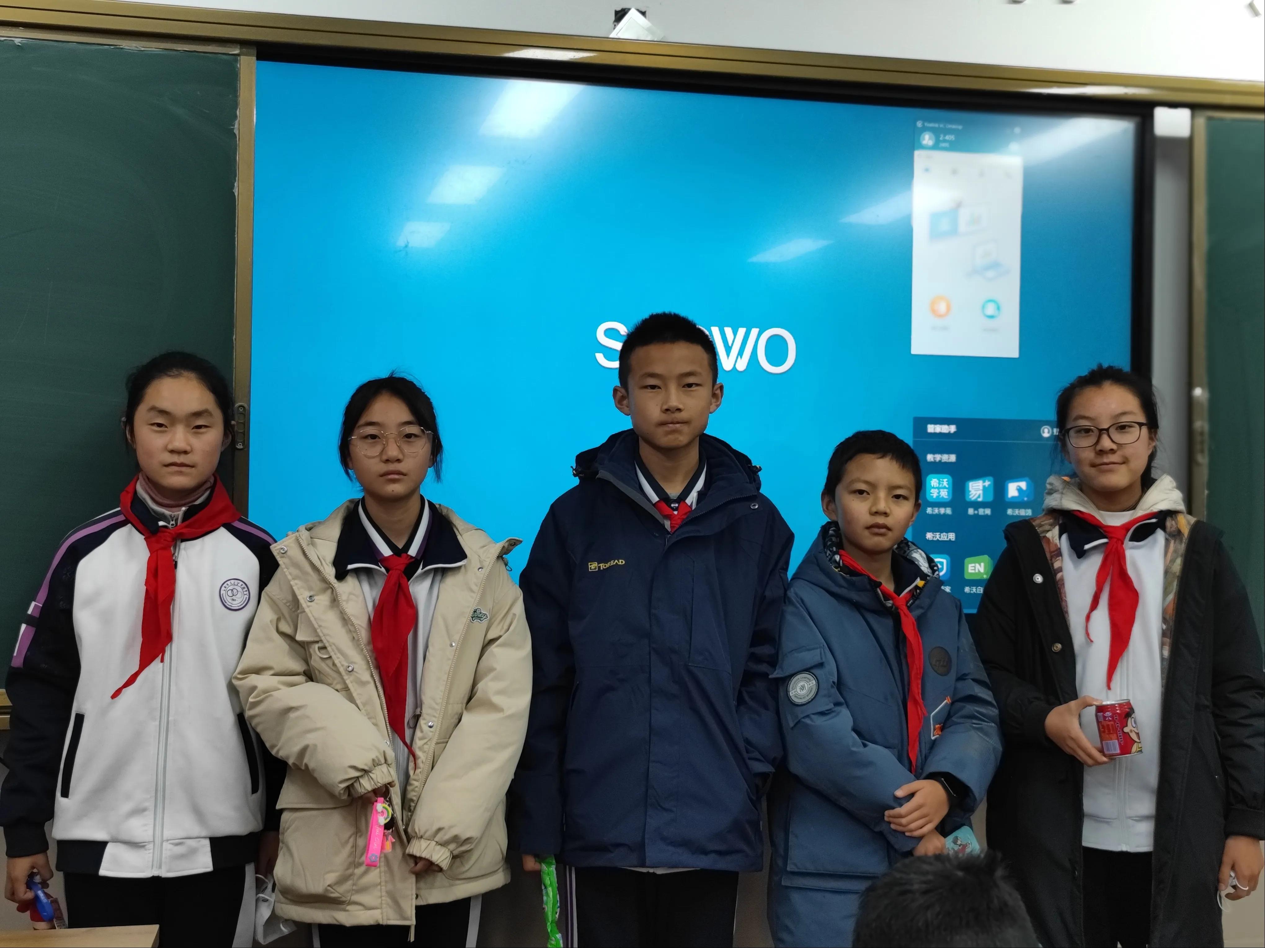 云南师范大学实验中学昆明湖校区初一（13）班个人荣获奖项情况