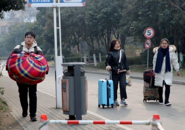 放假通知！2022年北京各高校寒假“统一推迟”，还有一个坏消息