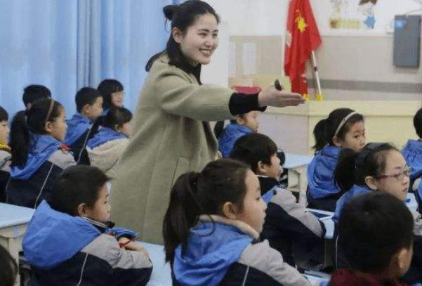 2022教师工资有调整，拟将实行“绩效新方案”，收入差或许更大了