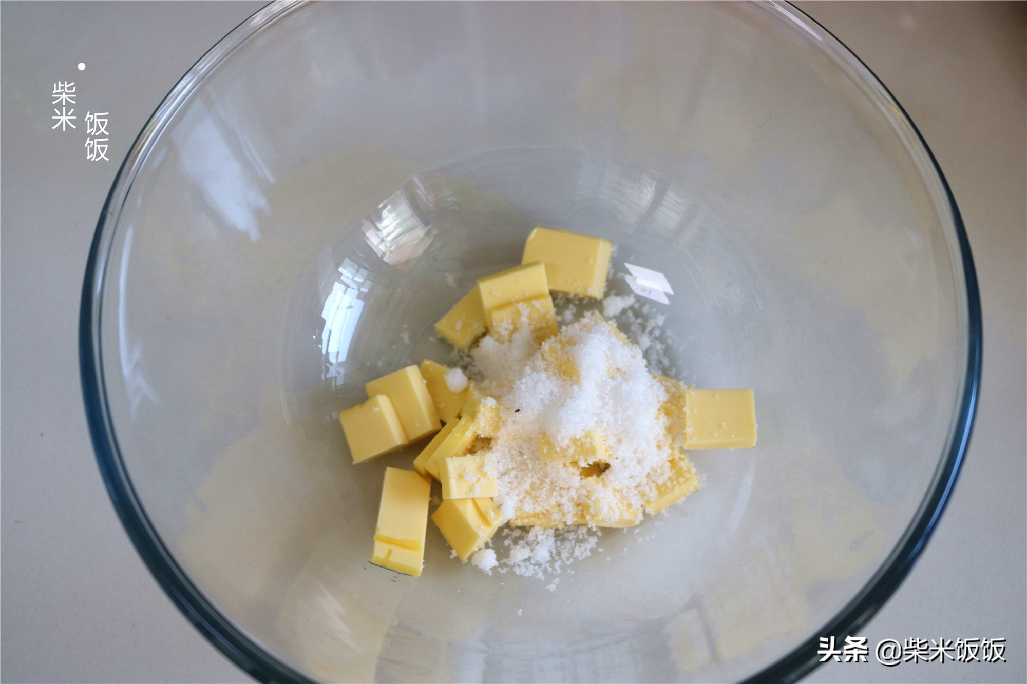 咬一口，酥掉渣，这款炼乳小方太好吃了，做法比面包蛋糕都简单