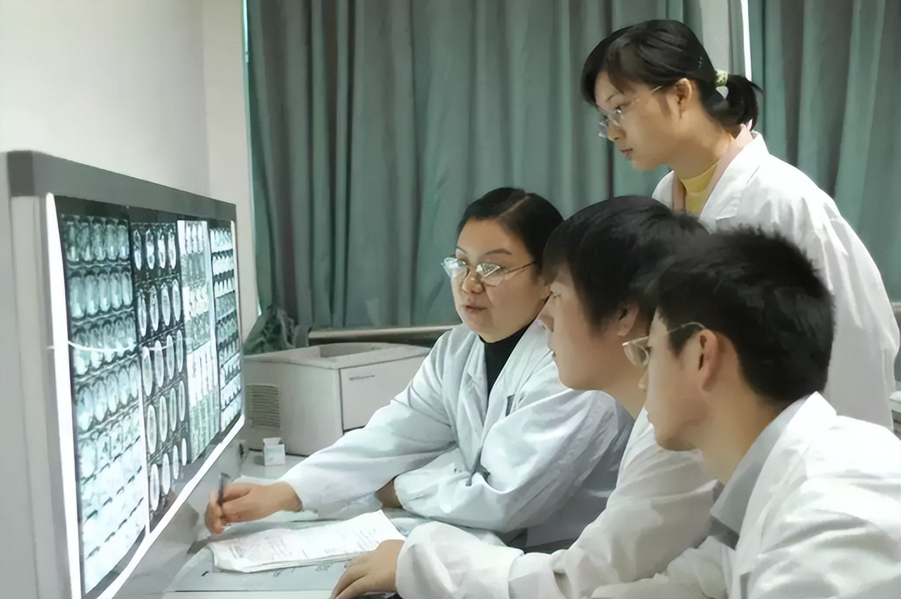 国内不好就业的3个专业，出国留学后身价倍增，2022届考生要注意