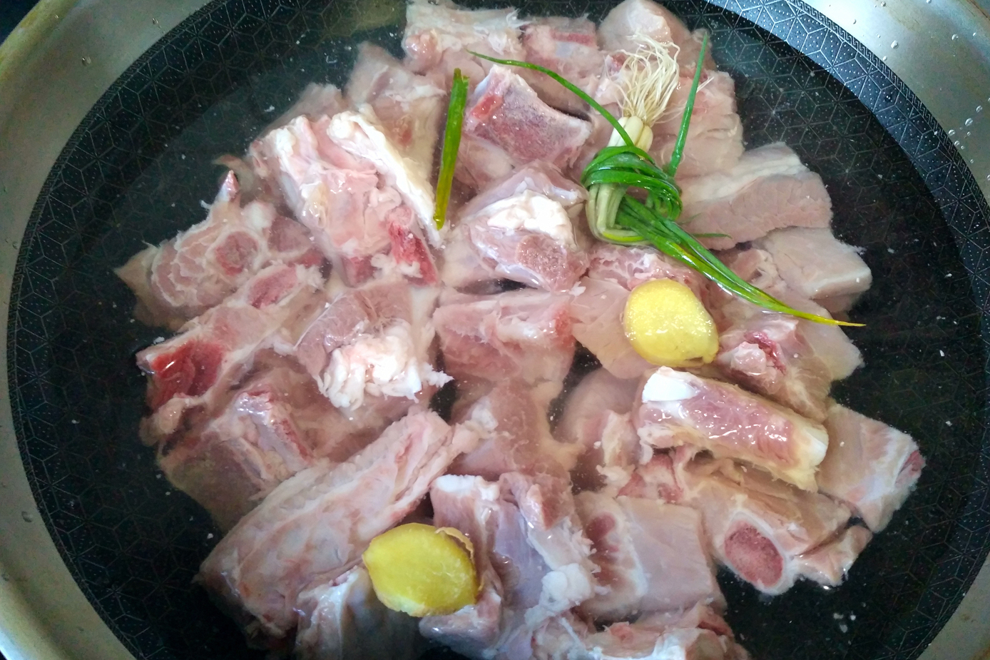 春季进补，别总吃大鱼大肉，10种食物含钙高，尤其孩子要多吃