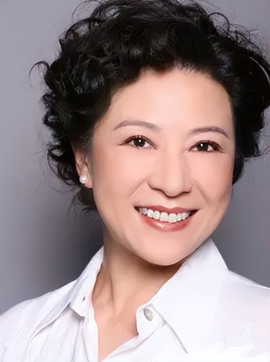 “天下第一嫂”王馥荔：丈夫为她写保证书，儿子王骁是最大的骄傲