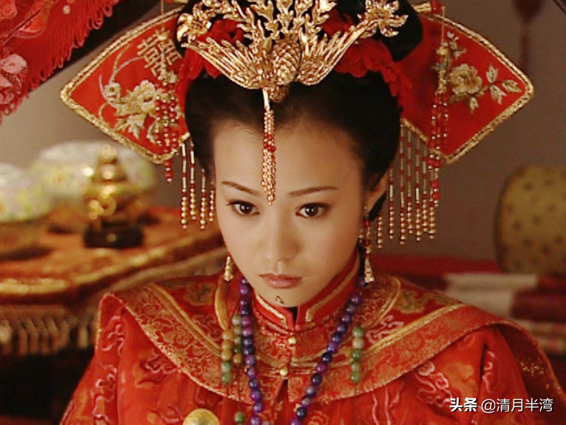 颜值高也不一定驾驭得了旗头装，能上清宫美人榜的，我只服这10位