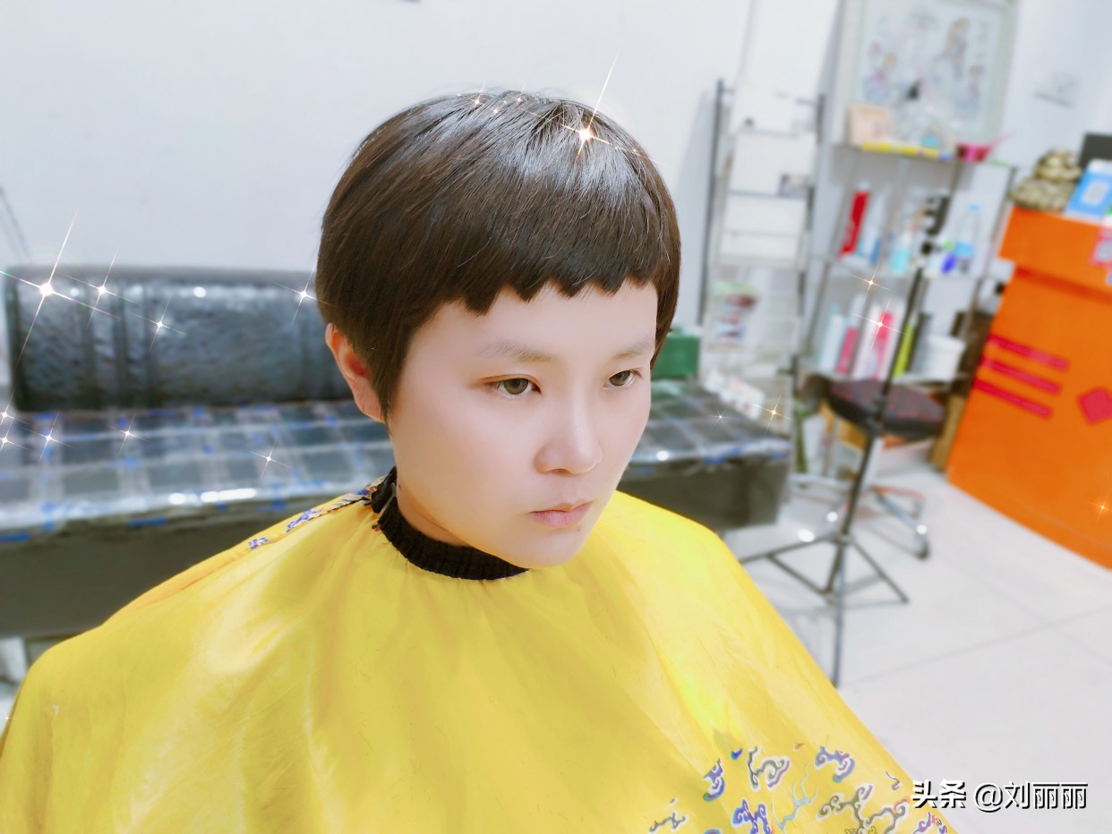 天热拒绝留长发,4种最火短发送给你,看看美不美