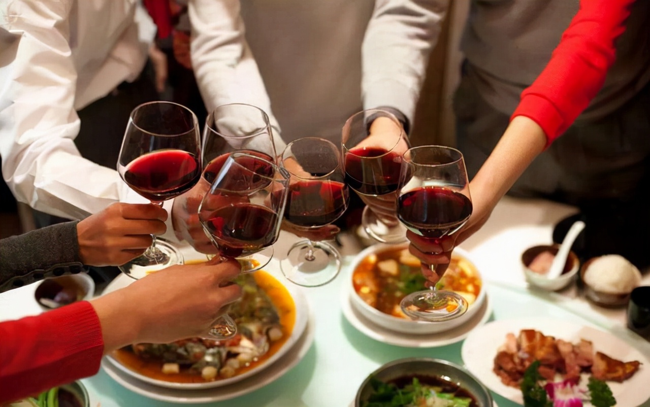 过年要喝好酒，5种性价比高的国产葡萄酒，适合过年待客送礼