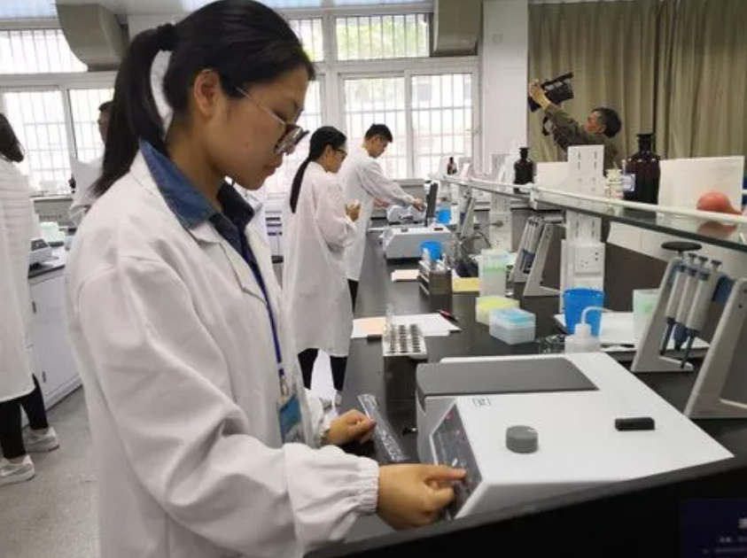 大学生申请放假留校，给出“五字”理由，网友：艺高人胆大