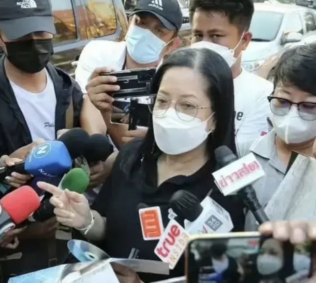 泰国著名女演员溺死后，母亲看着钱睁开眼睛，接受了580万人，和最大的嫌疑犯和解了。