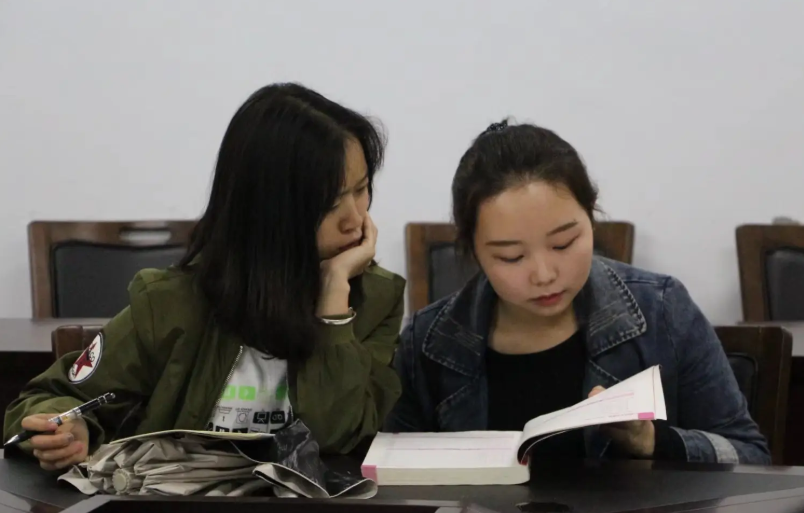 大学生有福了！大部分学生可免试成为公务员，身份还是干部级别