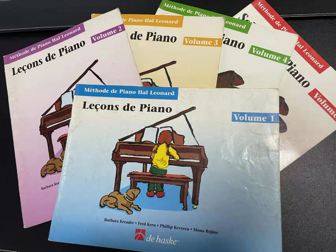 曾往钢琴里倒水的女孩，成了300个孩子的钢琴老师