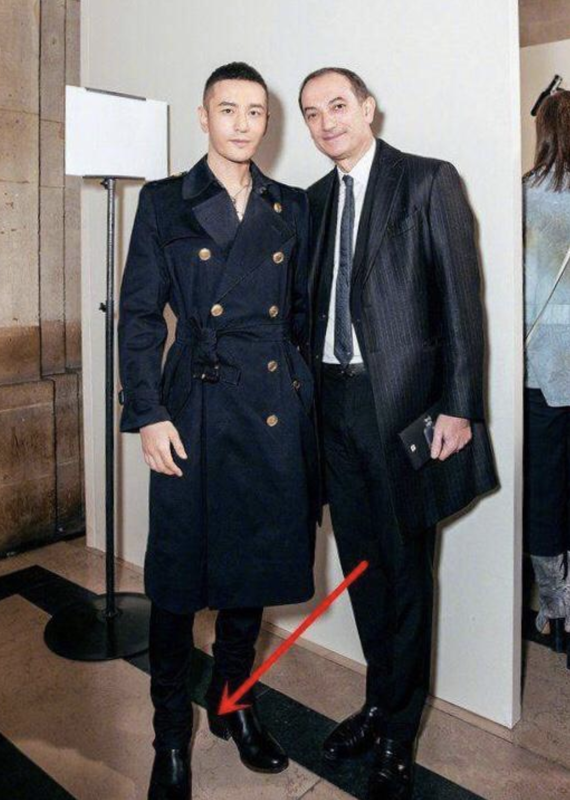 眉毛稀疏、假腹肌、高跟鞋，男星7大作假，男人的虚荣心多可怕