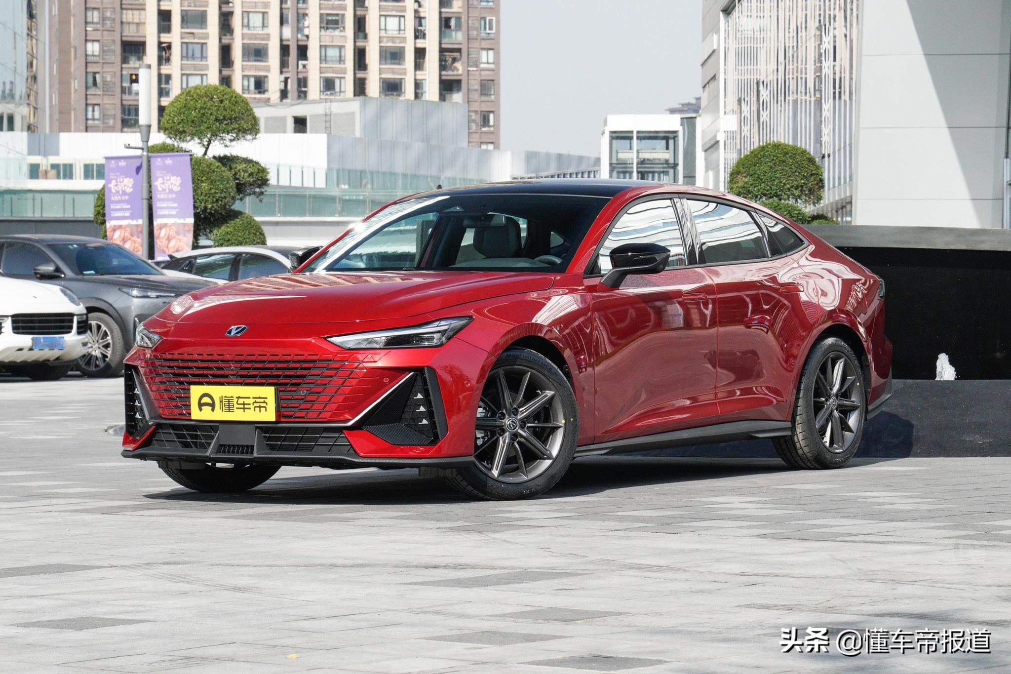 新车 | 电动尾翼加持！长安UNI-V正式上市，售10.89万元起