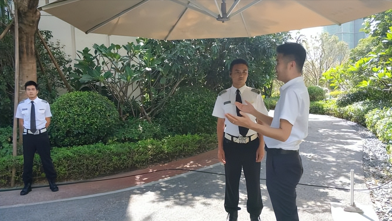 25万买的房子不住，专门用来放置骨灰盒，邻居发现要报警，合理吗