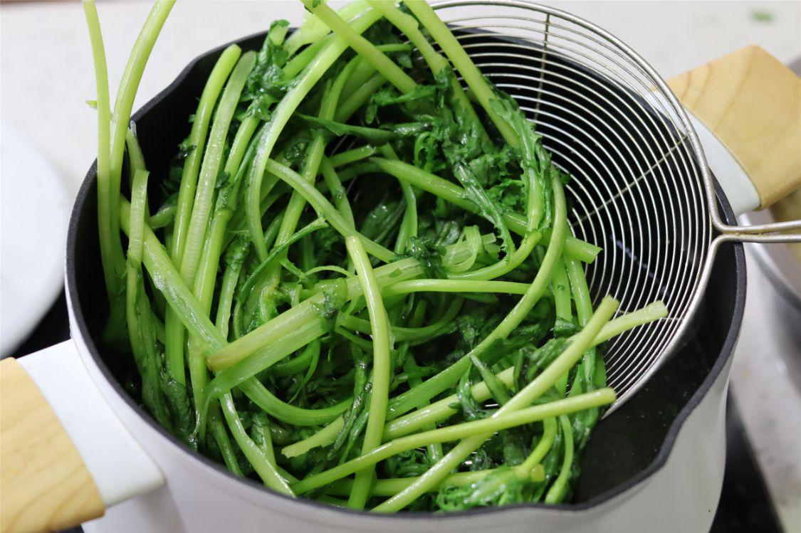 肝臟最愛的“4菜2果”，是養肝的寶藏食物，建議了解一下