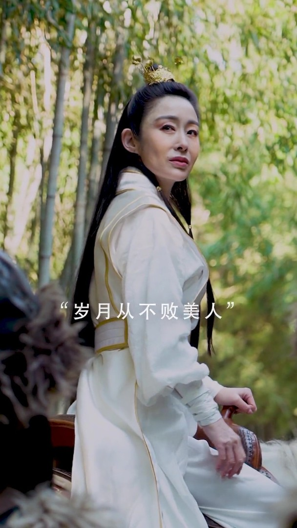 53岁张敏息影15年复出，再扮赵敏容貌大变，生图皮肤松弛满脸憔悴