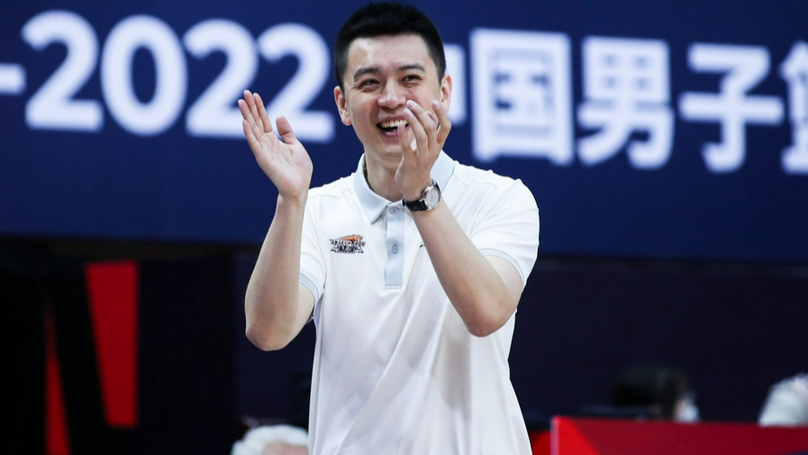 2021nba为什么延期(大反转！张镇麟突然“推迟赴美”，真实原因太感人，球迷拍手叫好)