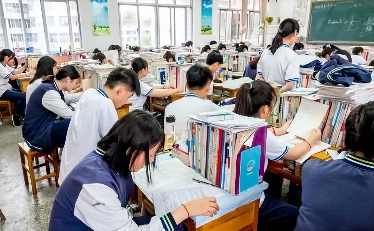 学生高考前，家长要告诉孩子“3句话”，减压还能助高考一臂之力