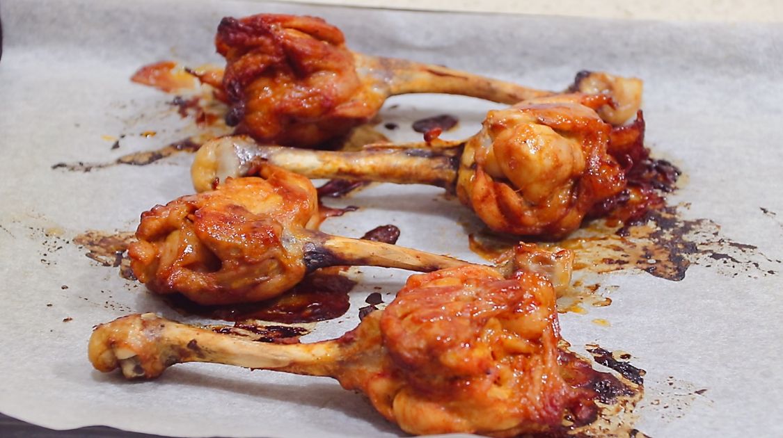 天气寒冷，碰到这面包，我绝不手软，包上大鸡腿，吃着真过瘾