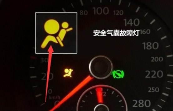 仪表上出现“乌龟晒太阳”是什么意思？内行：这是电瓶亏损了