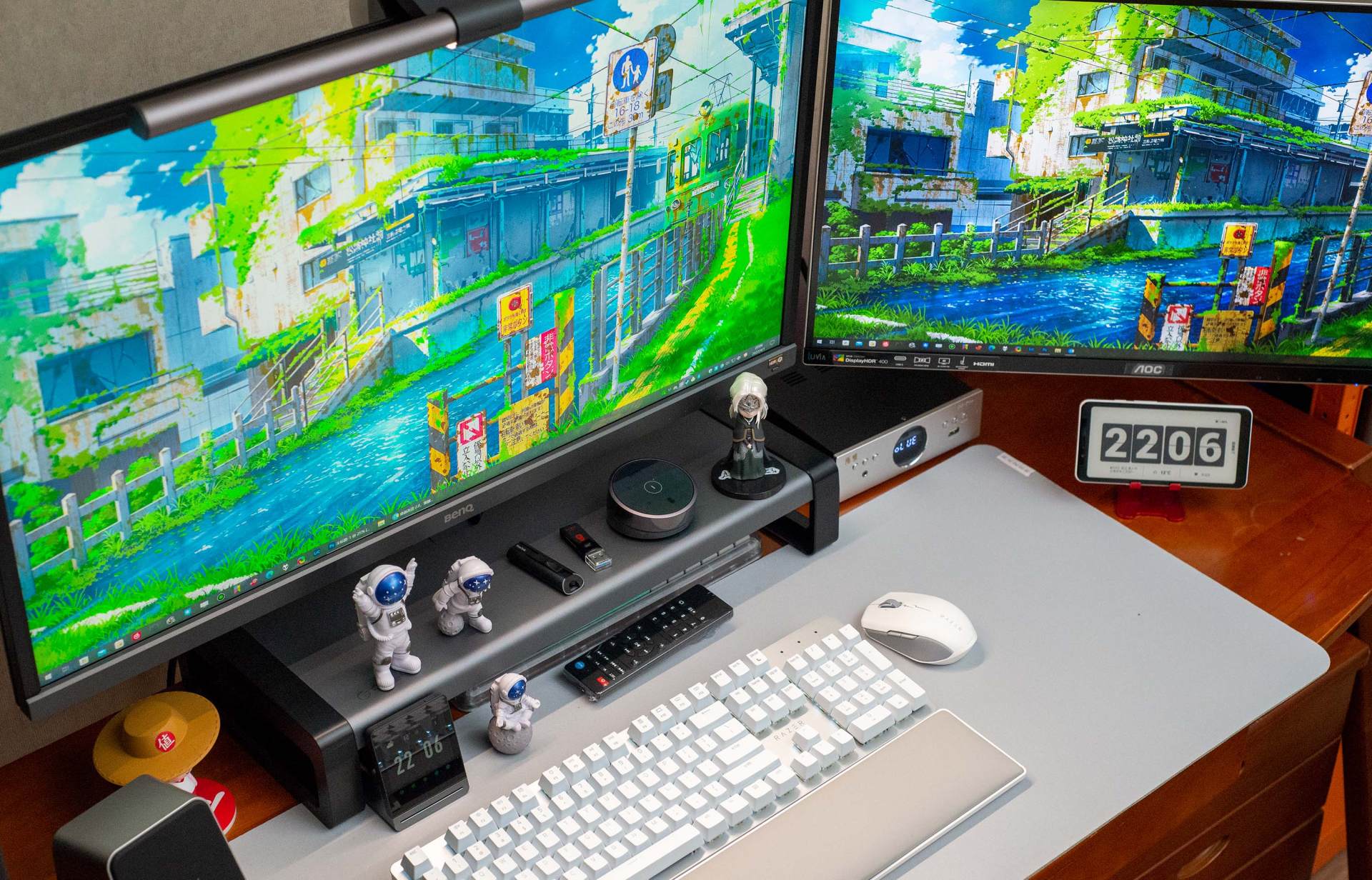 桌面改造 2.0，兼顾生产力与娱乐性的一体化空间