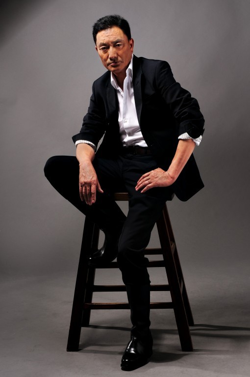 藏族演员多布杰：出道34年不开豪车不用助理，老戏骨的坚守和幸福