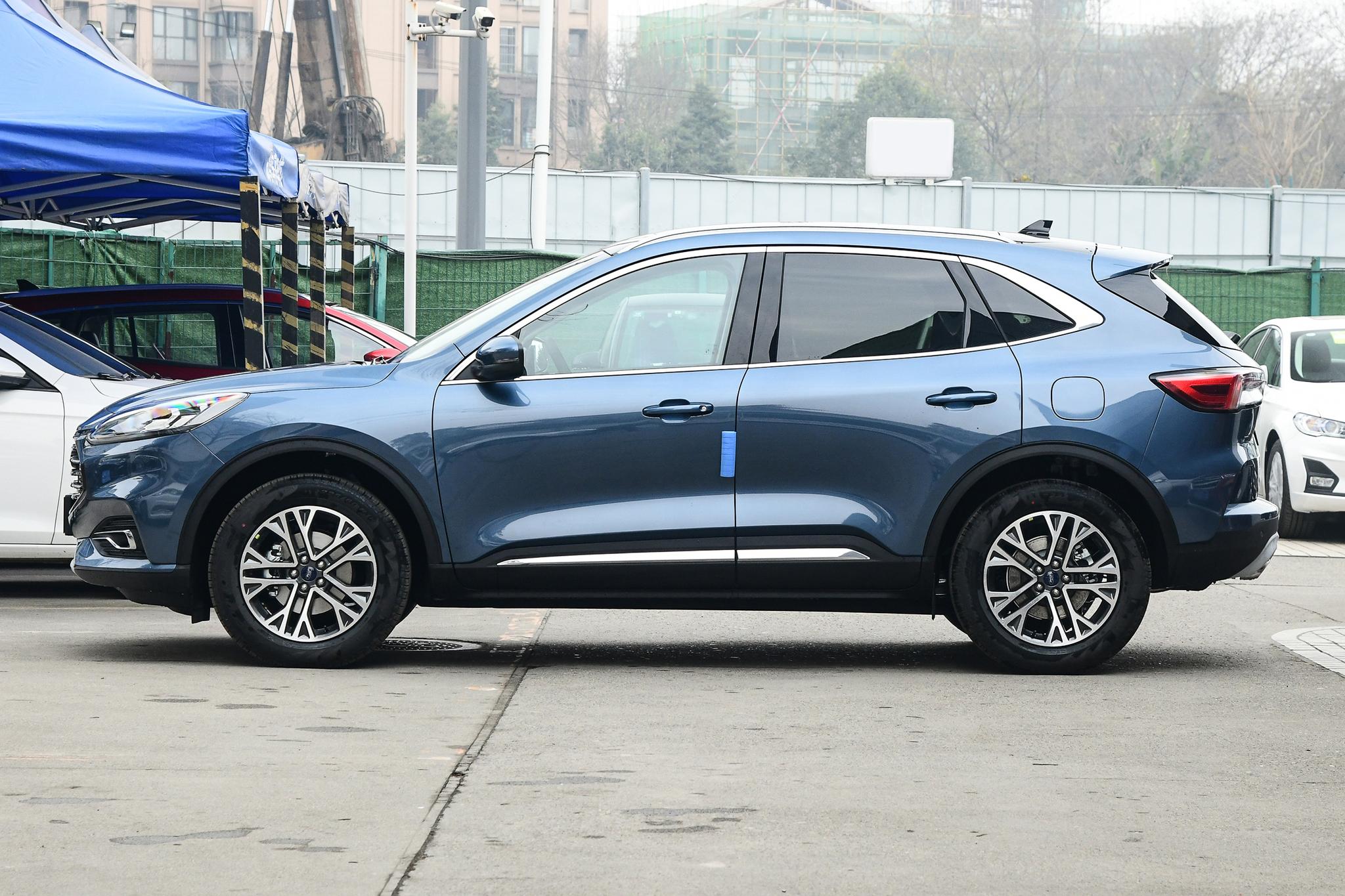 起步16万多，配2.0T+四驱，这些合资SUV，跑得快还安全