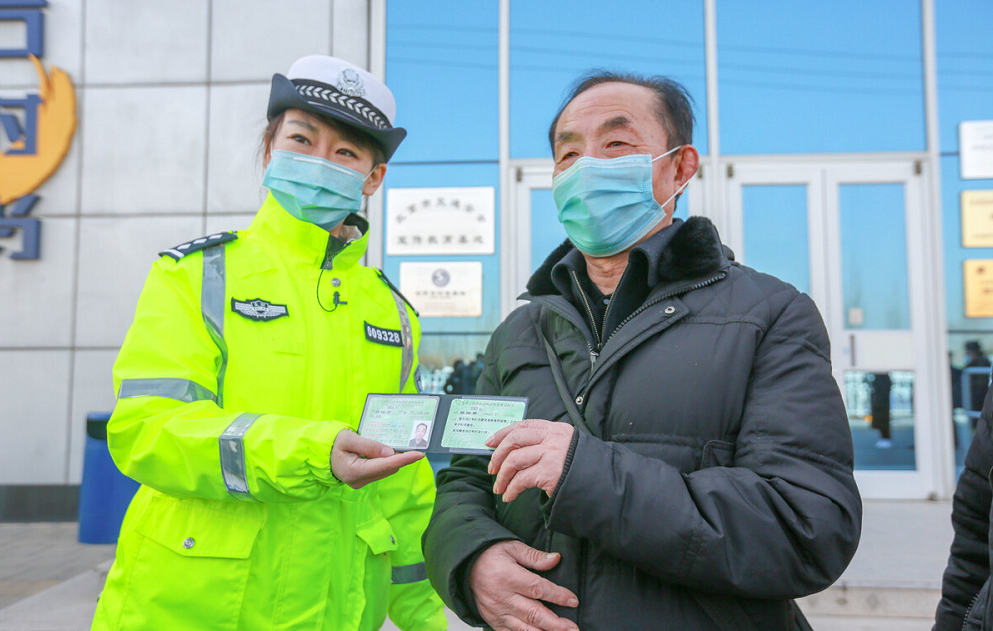 60岁以上可以考哪些驾照？70岁以上可以驾驶哪些车型，一次说清楚