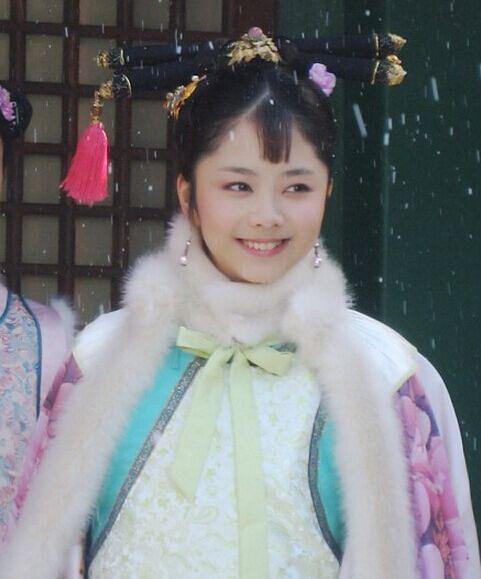 26岁演少女出名，31岁演大学生被认可，谭松韵的少女感为何这么强