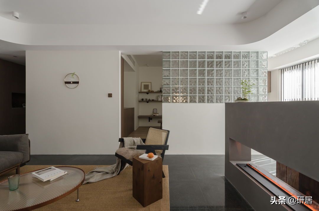 70后大叔的新家，不要门框和踢脚线，全屋化繁为简，氛围清净自然