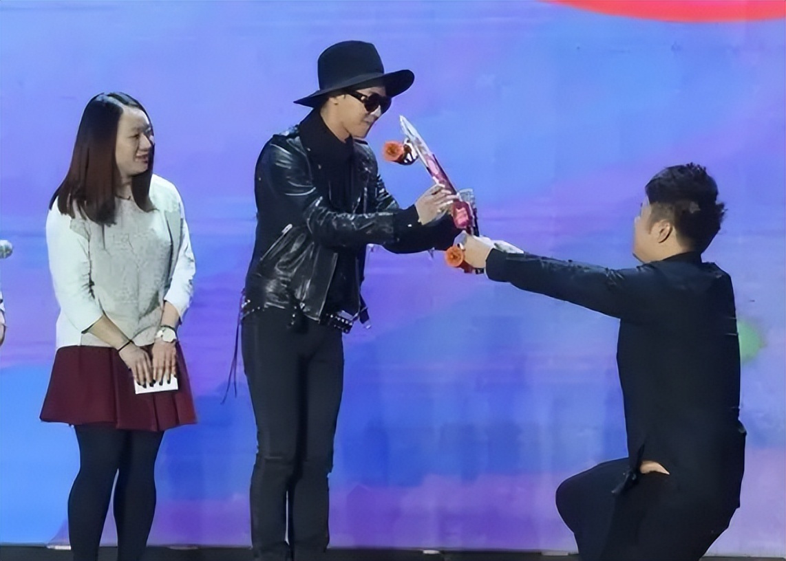 杜海涛因瘦上热搜，《快本》停播后已待业8月，快乐家族发展各异