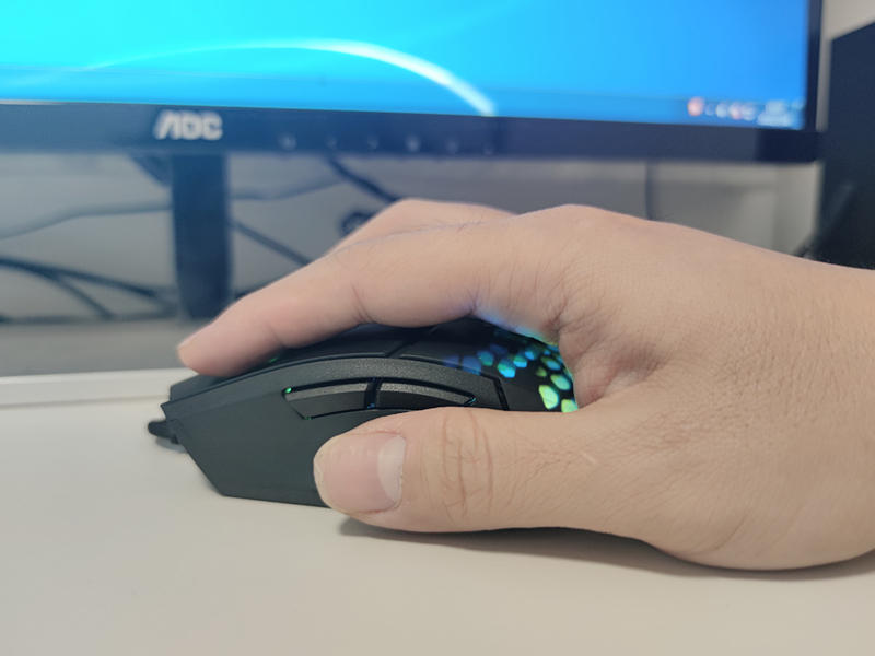 游戏打字最佳“辅助”，血手幽灵RGB轻量化鼠标体验