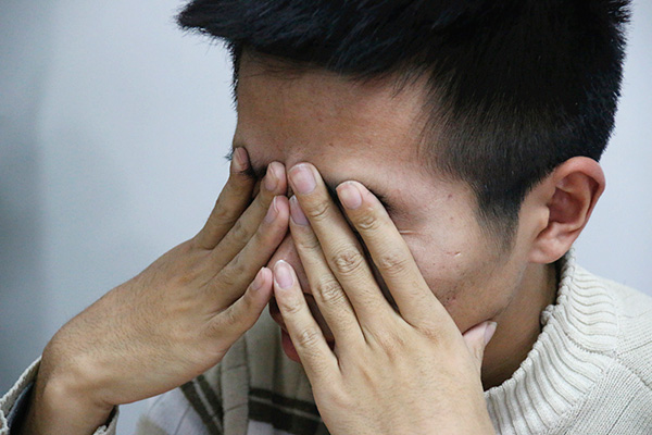 突然眼前发黑，眩晕，几秒钟后好转，怎么办？还要去医院检查吗？
