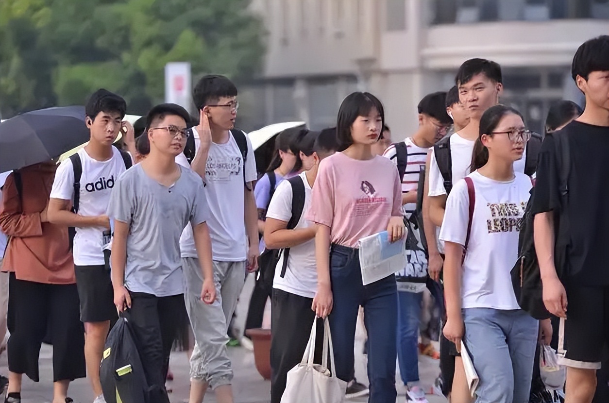 考研“过线”就能上的学校，没有复试只有欢迎仪式，想考研可参考