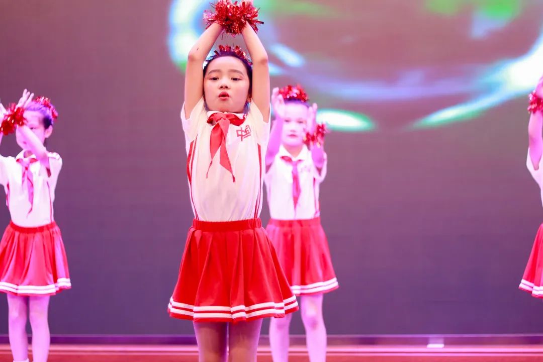 华阳实验小学举行“童星耀五月·艺术绽花开”群舞比赛（续）