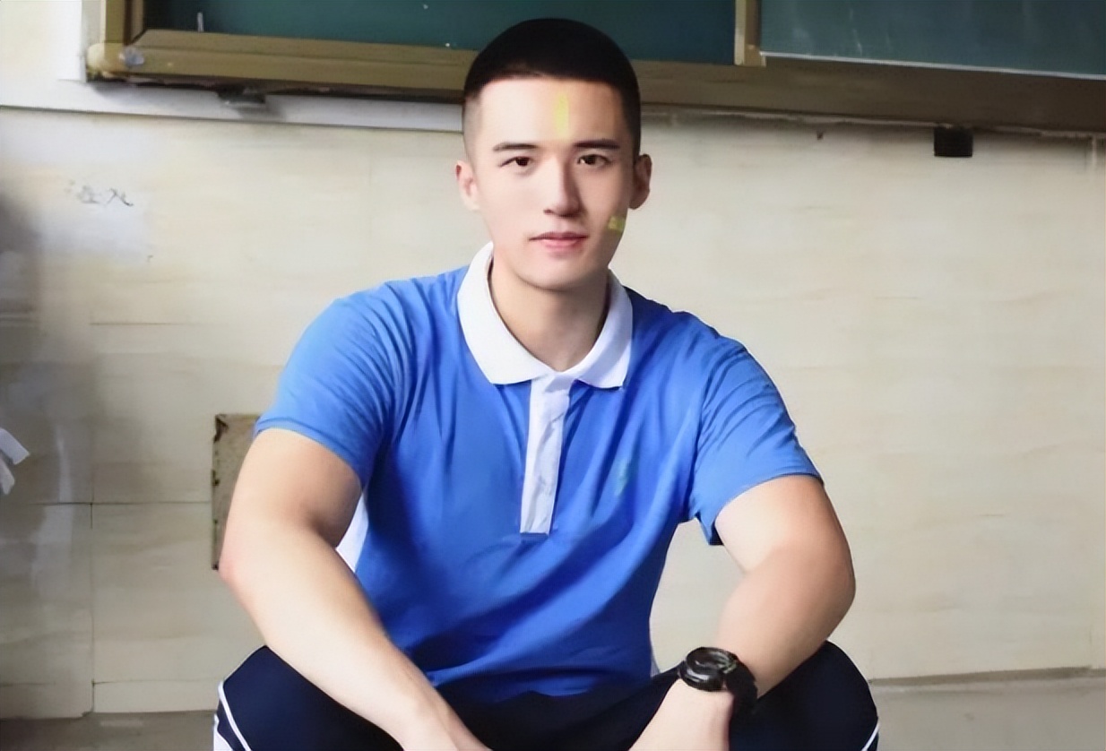 高中生适合什么发型 高中生发型男 - 汽车时代网