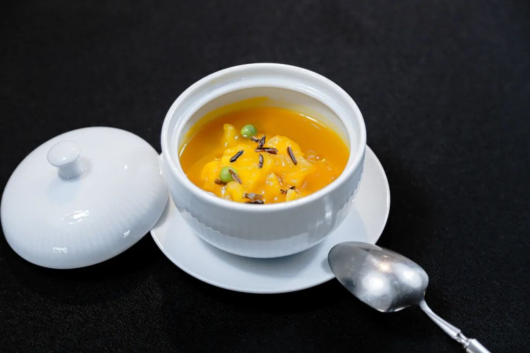 来自舌尖上的满足，只为击中你的味蕾