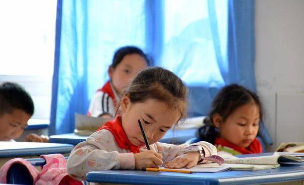 大连小学生创意ABB格式组词展现语言魅力