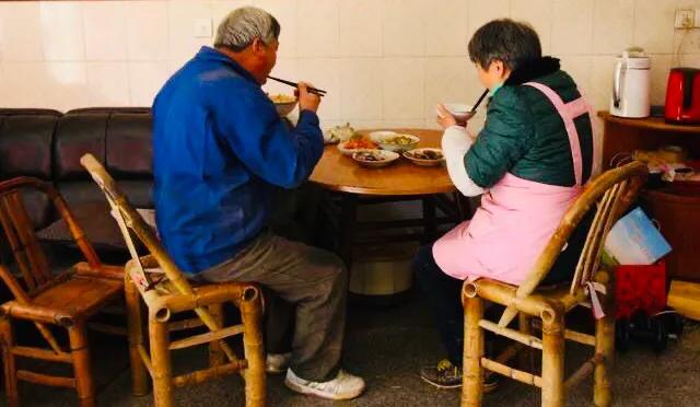 七绝《父母情》三首